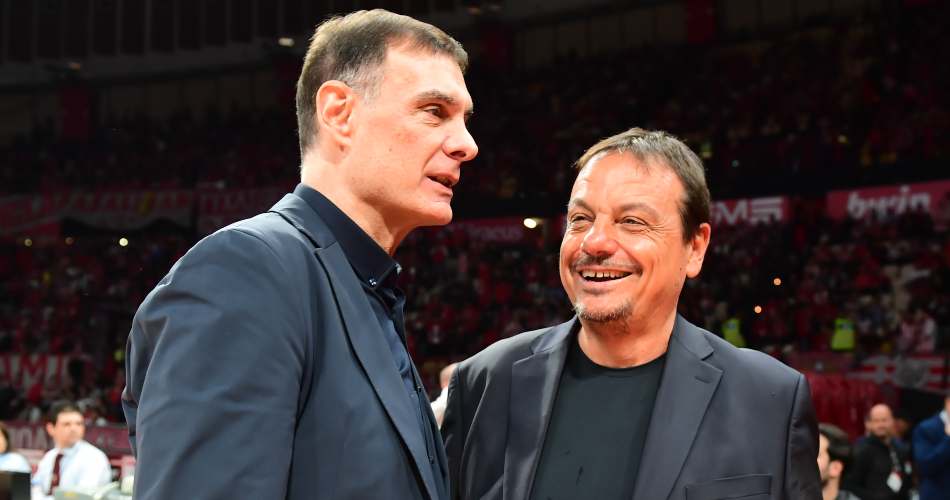 Giorgos-Bartzokas-Ergin-Ataman-Olympiacos-Panathinaikos-smiling
