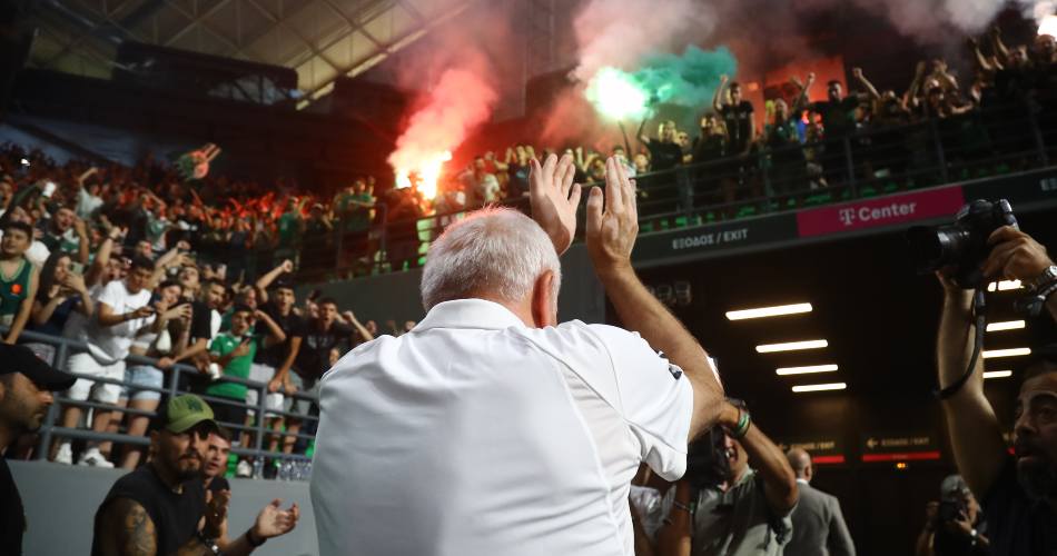 Zeljko-Obradovic-Panathinaikos-fans-presentation(5)