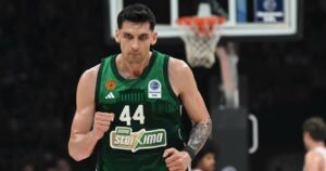 Dinos-Mitoglou-Olympiacos-Panathinaikos-Game-3-hyped