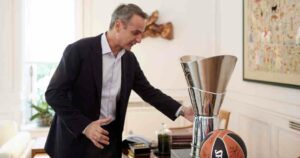 Kyriakos-Mitsotakis-EuroLeague-trophy