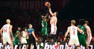 Mathias-Lessort-Nikola-Milutinov-Olympiacos-Panathinaikos-Game-3-jumpball