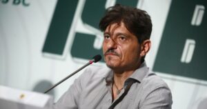 Dimitris-Giannakopoulos-Panathinaikos-Zeljko-Obradovic-presentation