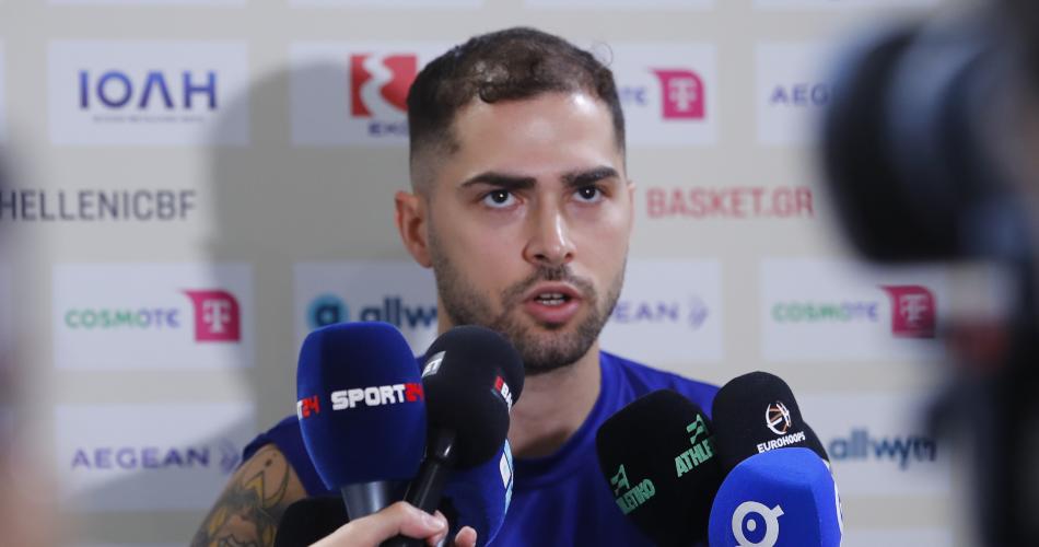 Vassilis-Toliopoulos-Greece-presser
