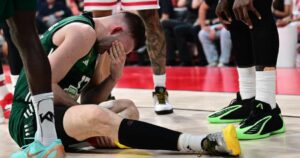 Nikos-Rogkavopoulos-Olympiacos-Panathinaikos-Game-3-injured