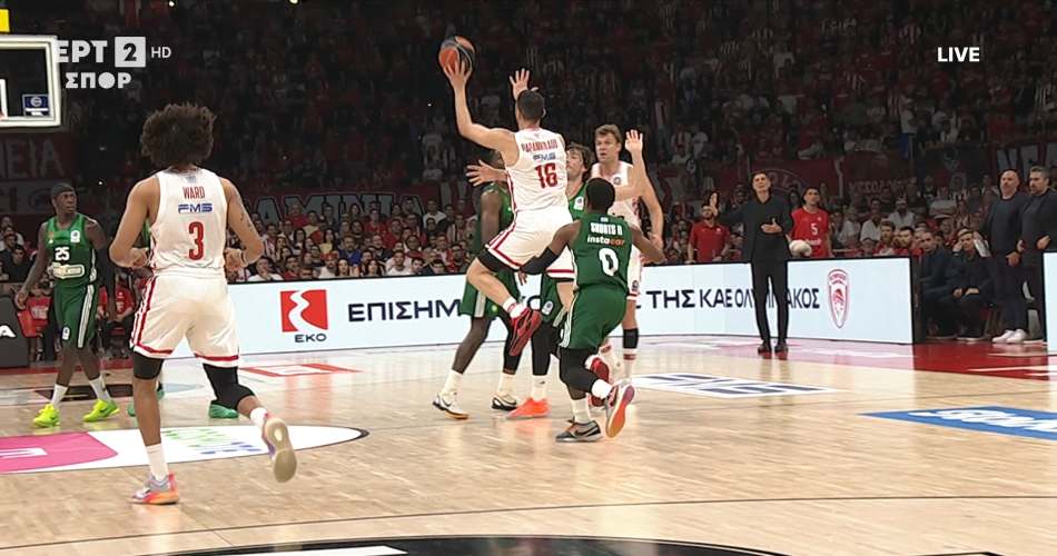 Kostas-Papanikolaou-Olympiacos-Panathinaikos-Game-1-buzzer-beater