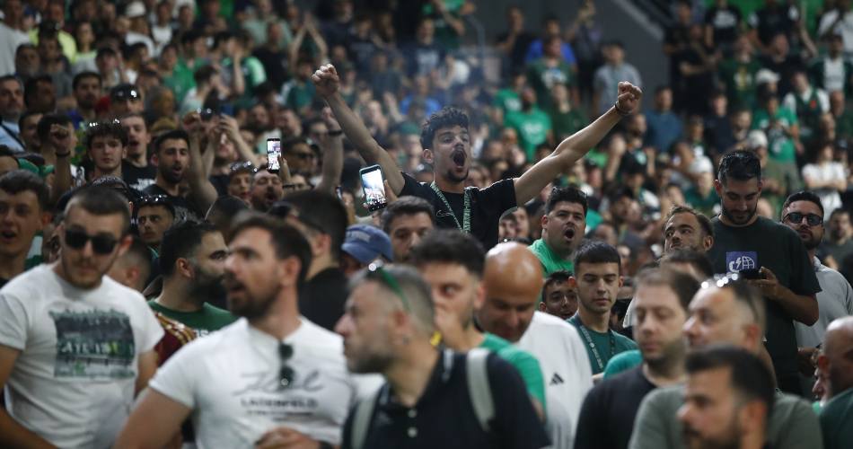 Zeljko-Obradovic-Panathinaikos-fans-presentation(4)