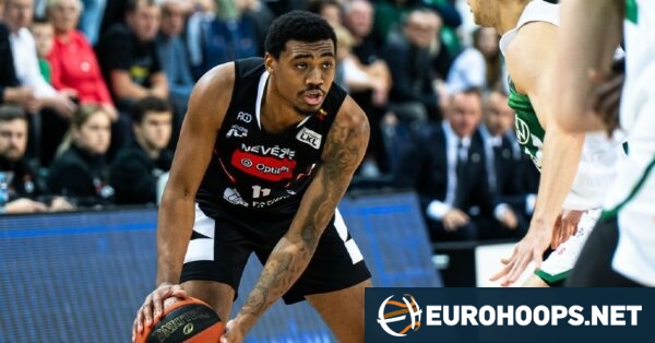 Riga signs Tony Perkins on a one-year deal