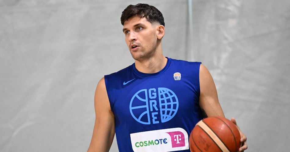 Μήτογλου για Εθνική: “Με την πλάτη στον τοίχο παίζουμε πάρα πολύ καλά”