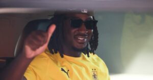 Adam-Mokoka-Aris-arrival