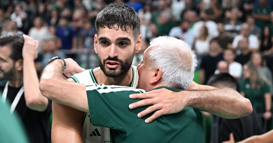 Μαντζούκα, γιατί σου έσφιξε το χέρι ο “Ζοτς”; Πιο ώριμος, με ρόλο και 71,4% εντός παιδιάς