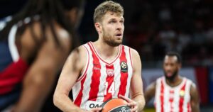 Sasha-Vezenkov-Baskonia-Olympiacos