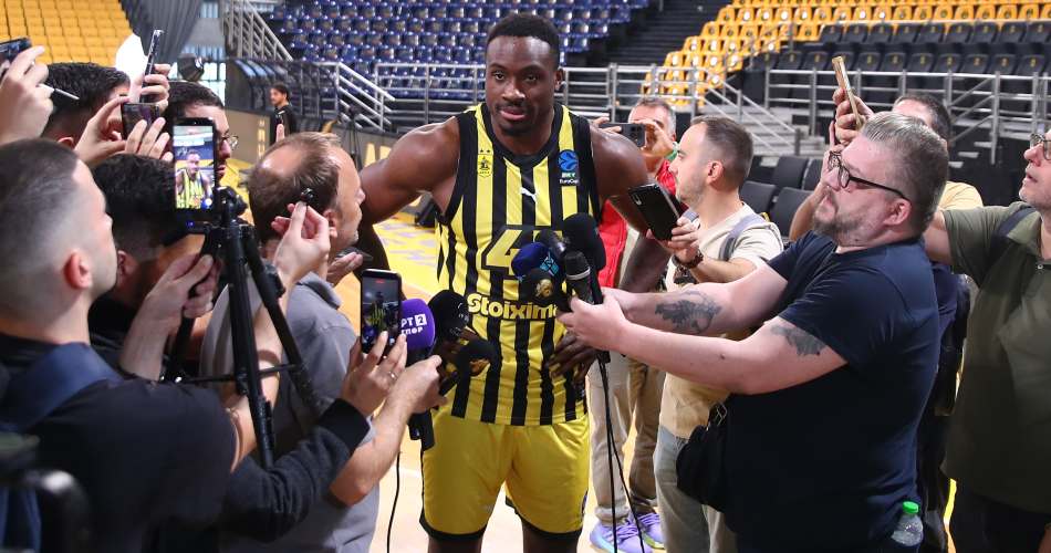 Thanasis-Antetokounmpo-Aris-presser