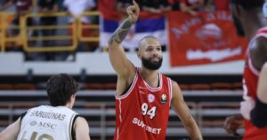 Evan-Fournier-Olympiacos-Fenerbahce-preseason