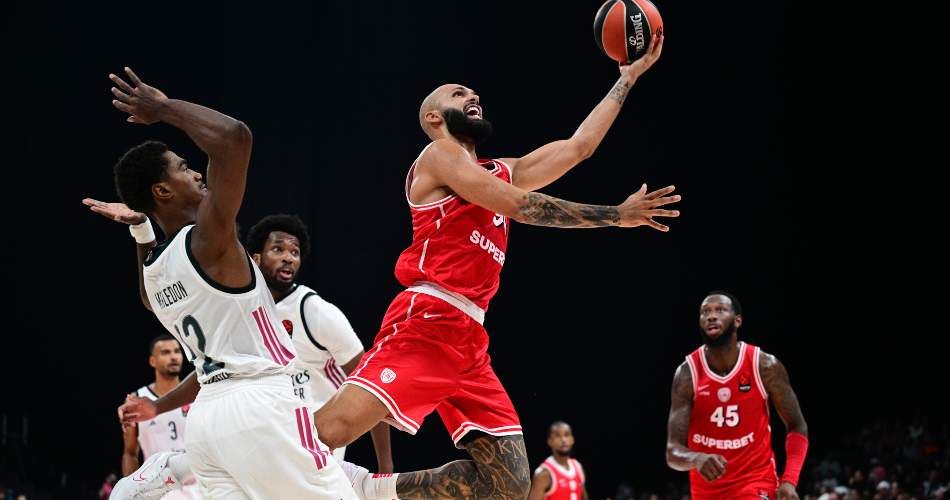 Evan-Fournier-Olympiacos-Real-Madrid-SuperCup-final(2)
