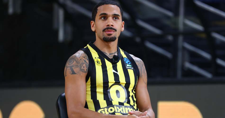 Elijah-Mitrou-Long-Aris-presser(2)