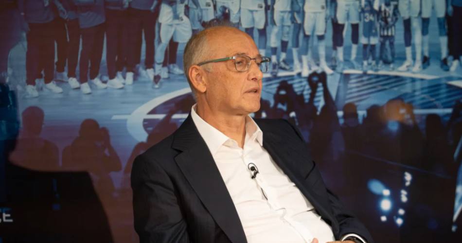 Λιόλιος: “Αν δεν καθαρίσει εντελώς το μπάσκετ εγώ δε φεύγω!”
