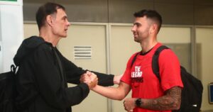 Giorgos-Bartzokas-John-Konchar-Olympiacos-airport