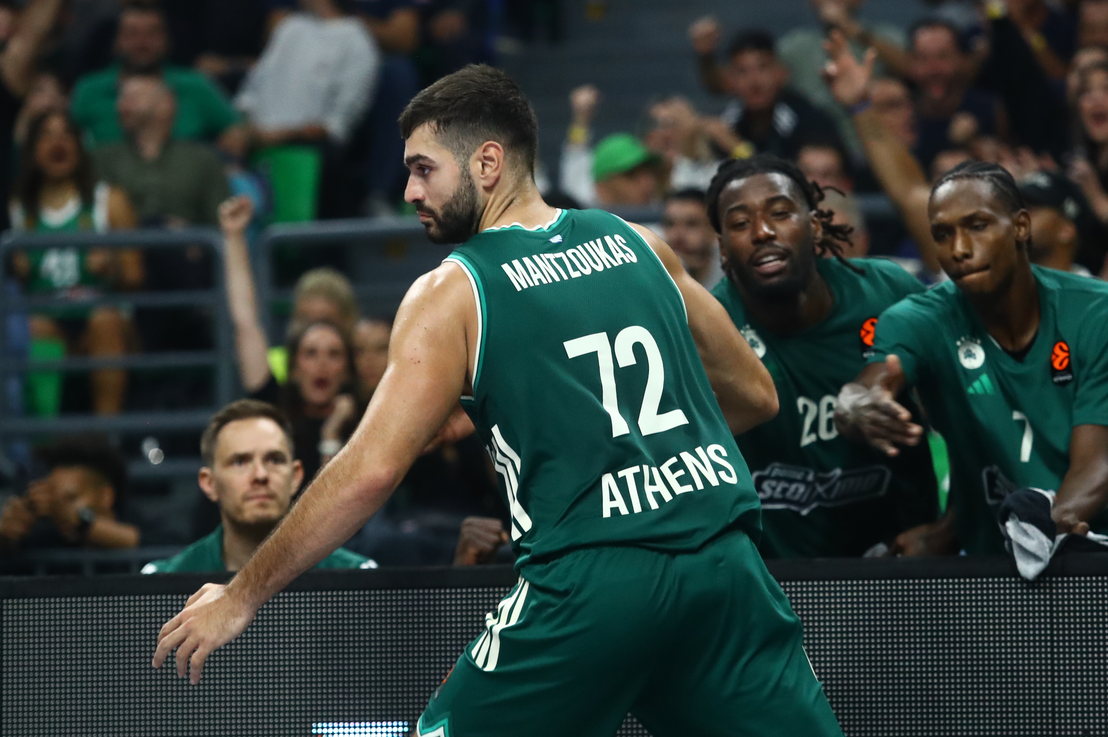 Μαντζούκας: Πρώτα τα… άκουσε από “Ζοτς” και μετά σάρωσε τα career-highs (videos)