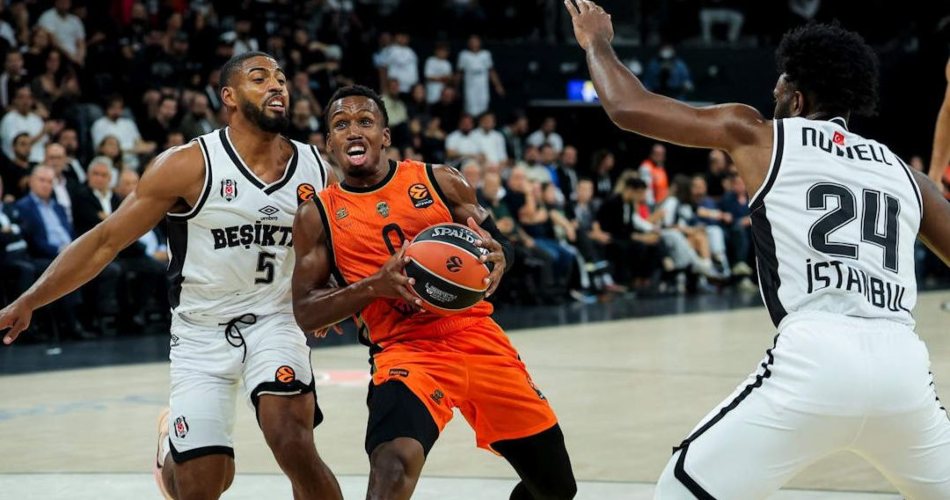 TJ-Shorts-Besiktas-Valencia