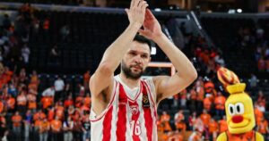 Kostas-Papanikolaou-Valencia-Olympiacos