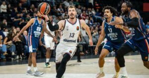 Andreas-Obst-Anadolu-Efes-Bayern-Munich