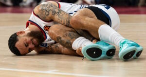 Mike-James-Anadolu-Efes-achilles-injury