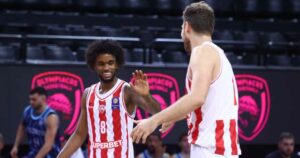 Jean-Montero-Sasha-Vezenkov-Olympiacos-Kolossos-hyped