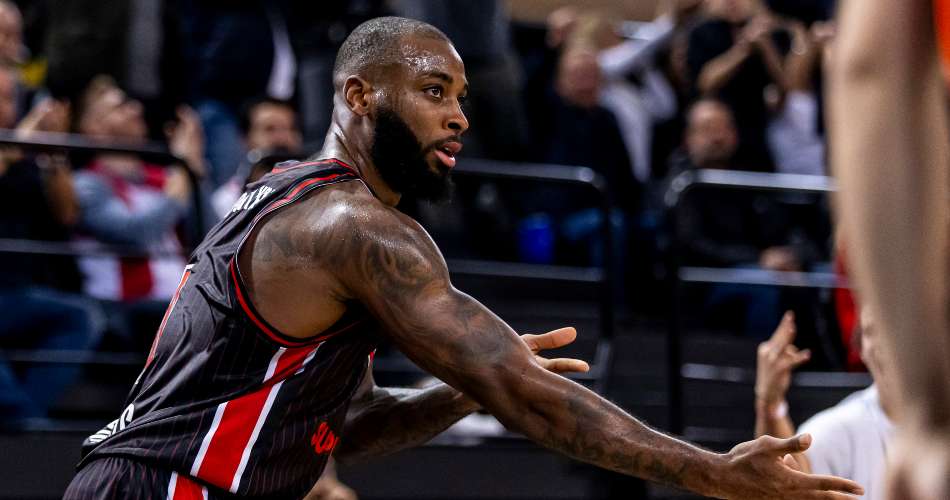 Cody-Miller-McIntyre-Olympiacos-Olimpia-Milano-hyped