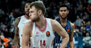Sasha-Vezenkov-Anadolu-Efes-Olympiacos
