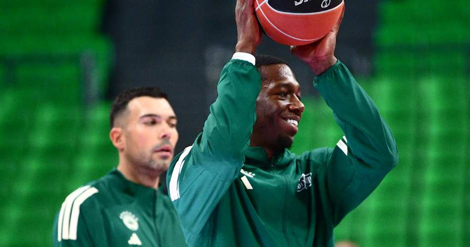 Kostas-Sloukas-Kendrick-Nunn-Panathinaikos-Perister-warmup