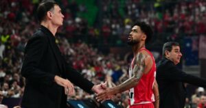 Giorgos-Bartzokas-Tyler-Dorsey-Olympiacos