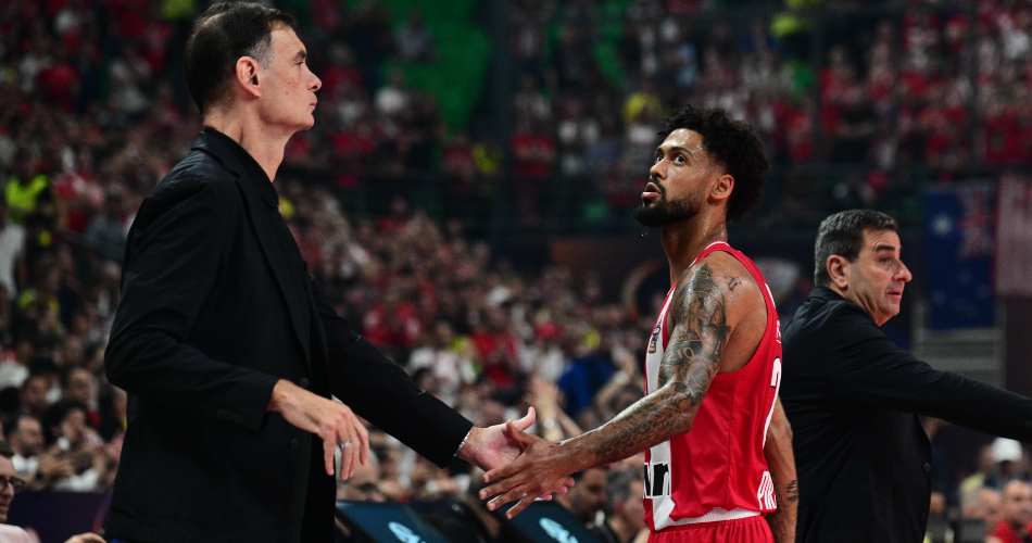 Giorgos-Bartzokas-Tyler-Dorsey-Olympiacos